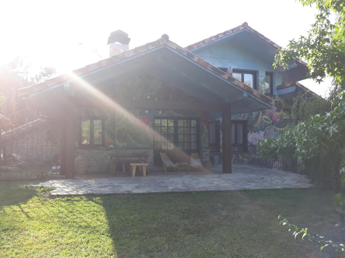 Hugoren Egoitza Zubialde Exterior photo