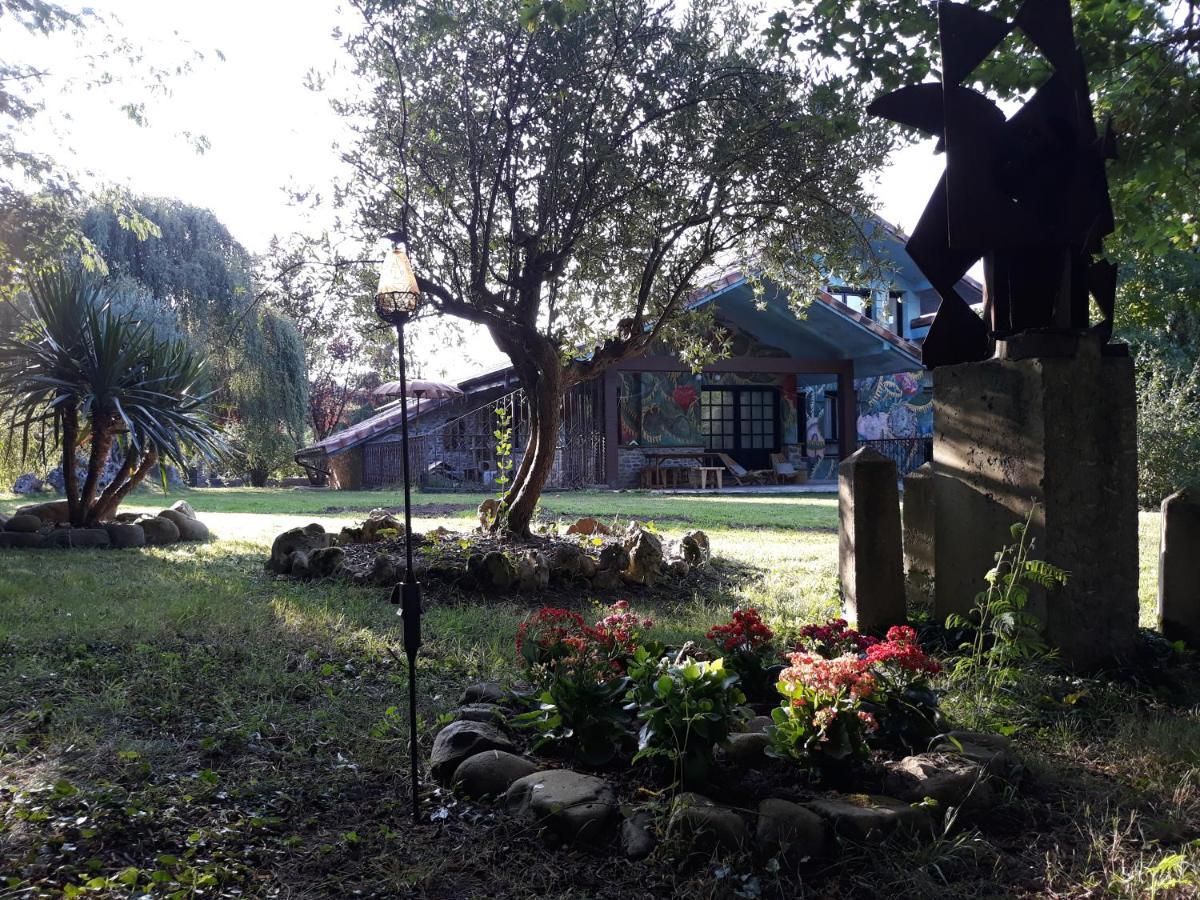 Hugoren Egoitza Zubialde Exterior photo
