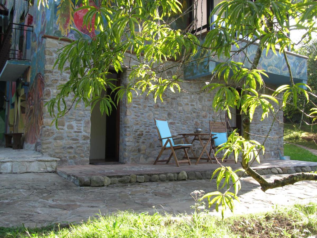 Hugoren Egoitza Zubialde Exterior photo